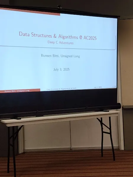 A lecture slide for Data Structures and Algorithms.